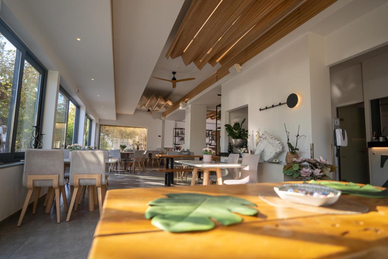 Zoe Seaside Resort Gialova Exterior photo