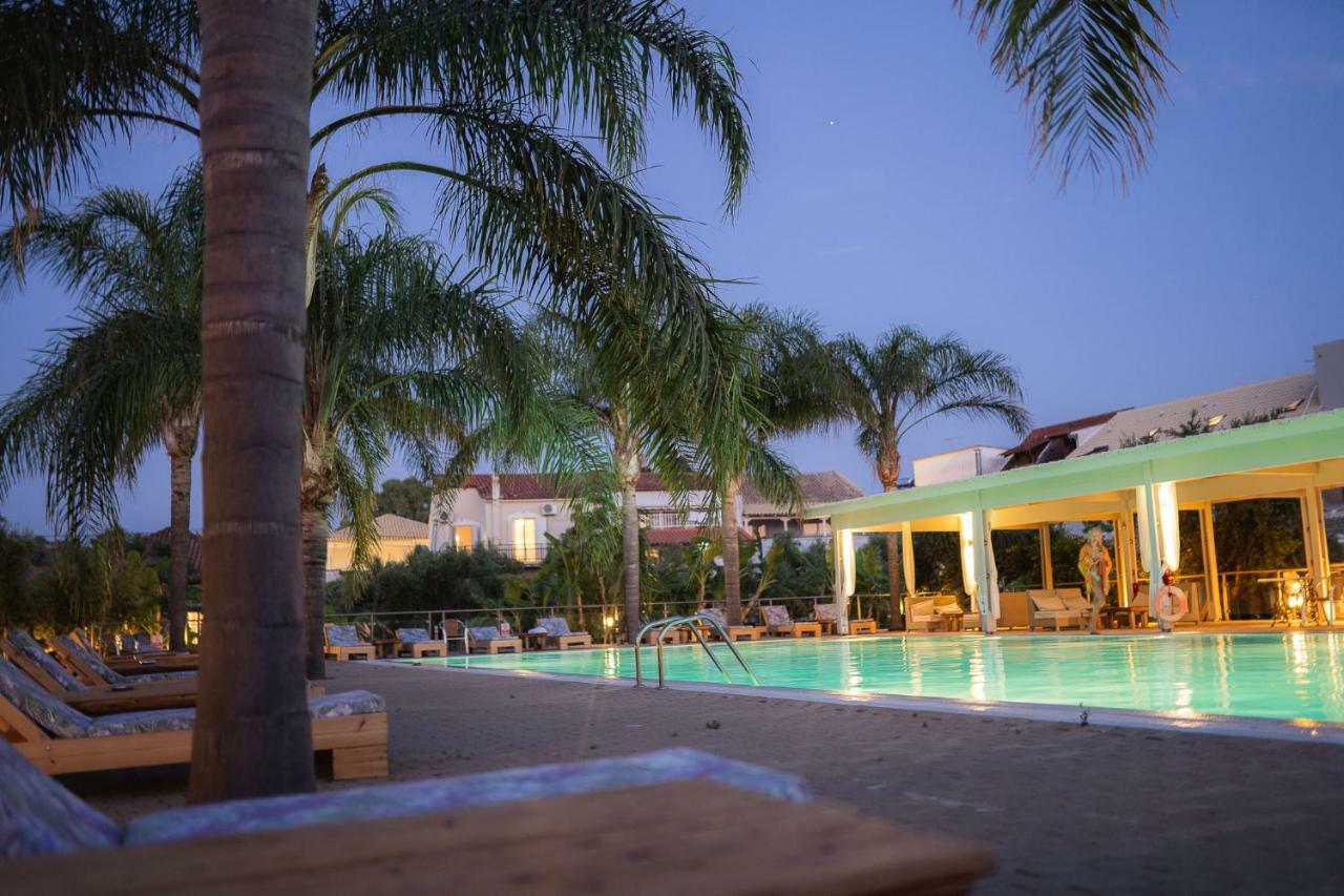 Zoe Seaside Resort Gialova Exterior photo