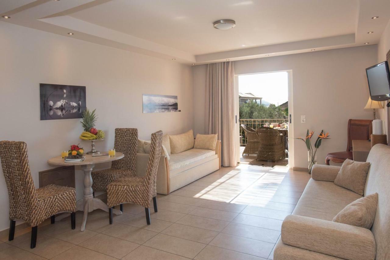 Zoe Seaside Resort Gialova Exterior photo